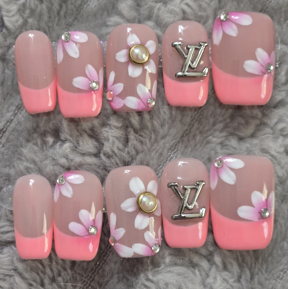 Designer-Inspired Pink Floral Press-On Nails - Soft Pink French Tips